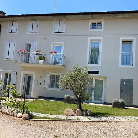 Отель Casale Luel Валеджо-суль-Минчо Экстерьер фото